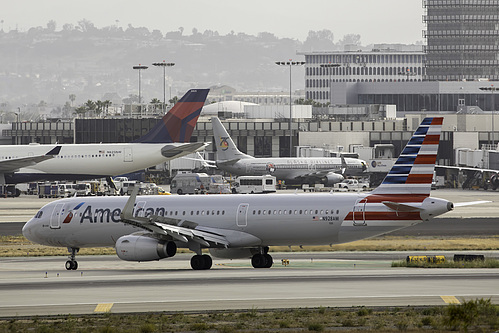 American Airlines Airbus A321-200 N928AM at Los Angeles International Airport (KLAX/LAX)