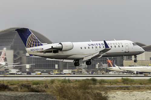 SkyWest Airlines Canadair CRJ-200 N929EV at Los Angeles International Airport (KLAX/LAX)