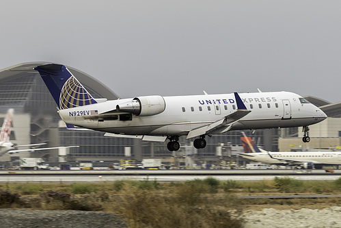 SkyWest Airlines Canadair CRJ-200 N929EV at Los Angeles International Airport (KLAX/LAX) SkyWest Airlines Canadair CRJ-200 N929EV at Los Angeles International Airport (KLAX/LAX)