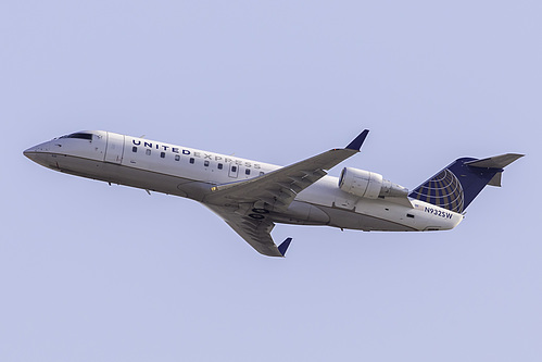 SkyWest Airlines Canadair CRJ-200 N932SW at Los Angeles International Airport (KLAX/LAX)