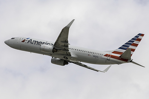 American Airlines Boeing 737-800 N952AA at Los Angeles International Airport (KLAX/LAX)