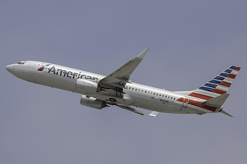 American Airlines Boeing 737-800 N966NN at Los Angeles International Airport (KLAX/LAX) American Airlines Boeing 737-800 N966NN at Los Angeles International Airport (KLAX/LAX)