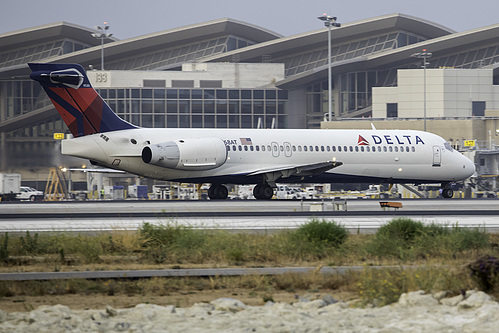 Delta Air Lines Boeing 717-200 N968AT at Los Angeles International Airport (KLAX/LAX) Delta Air Lines Boeing 717-200 N968AT at Los Angeles International Airport (KLAX/LAX)