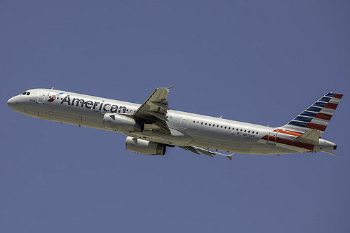 American Airlines Airbus A321-200 N976UY at Los Angeles International Airport (KLAX/LAX)