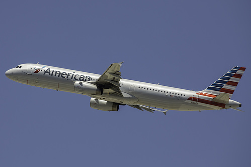 American Airlines Airbus A321-200 N976UY at Los Angeles International Airport (KLAX/LAX) American Airlines Airbus A321-200 N976UY at Los Angeles International Airport (KLAX/LAX)