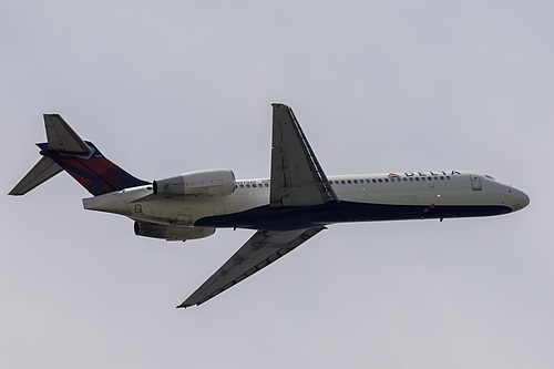 Delta Air Lines Boeing 717-200 N979AT at Los Angeles International Airport (KLAX/LAX)