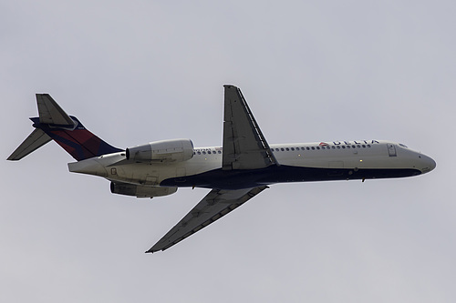 Delta Air Lines Boeing 717-200 N979AT at Los Angeles International Airport (KLAX/LAX) Delta Air Lines Boeing 717-200 N979AT at Los Angeles International Airport (KLAX/LAX)