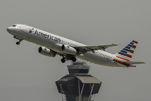 American Airlines Airbus A321-200 N982VJ at Los Angeles International Airport (KLAX/LAX)