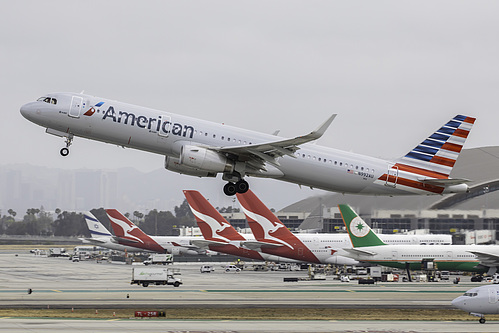 American Airlines Airbus A321-200 N992AU at Los Angeles International Airport (KLAX/LAX) American Airlines Airbus A321-200 N992AU at Los Angeles International Airport (KLAX/LAX)