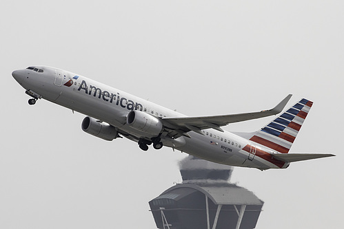 American Airlines Boeing 737-800 N992NN at Los Angeles International Airport (KLAX/LAX) American Airlines Boeing 737-800 N992NN at Los Angeles International Airport (KLAX/LAX)