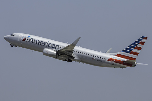 American Airlines Boeing 737-800 N995NN at Los Angeles International Airport (KLAX/LAX) American Airlines Boeing 737-800 N995NN at Los Angeles International Airport (KLAX/LAX)