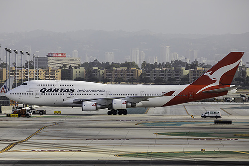 Qantas Boeing 747-400ER VH-OEG at Los Angeles International Airport (KLAX/LAX)