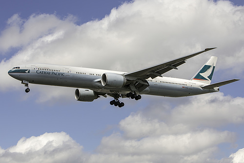 Cathay Pacific Boeing 777-300ER B-KQY at London Heathrow Airport (EGLL/LHR)