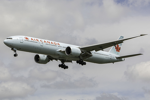 Air Canada Boeing 777-300ER C-FNNU at London Heathrow Airport (EGLL/LHR) Air Canada Boeing 777-300ER C-FNNU at London Heathrow Airport (EGLL/LHR)