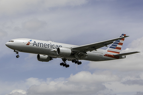 American Airlines Boeing 777-200ER N785AN at London Heathrow Airport (EGLL/LHR)