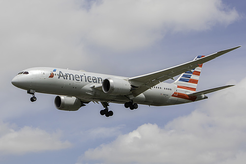 American Airlines Boeing 787-8 N804AN at London Heathrow Airport (EGLL/LHR) American Airlines Boeing 787-8 N804AN at London Heathrow Airport (EGLL/LHR)