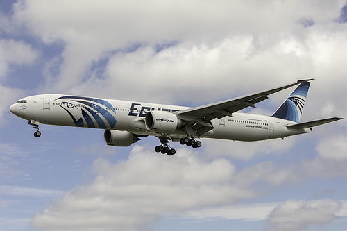 EgyptAir Boeing 777-300ER SU-GDP at London Heathrow Airport (EGLL/LHR)