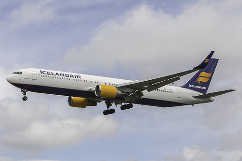 Icelandair Boeing 767-300ER TF-ISN at London Heathrow Airport (EGLL/LHR)