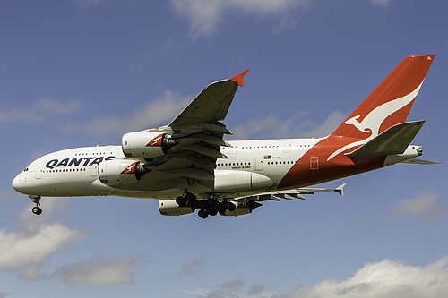 Qantas Airbus A380-800 VH-OQL at London Heathrow Airport (EGLL/LHR)