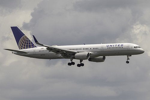 United Airlines Boeing 757-200 N67134 at Orlando International Airport (KMCO/MCO)