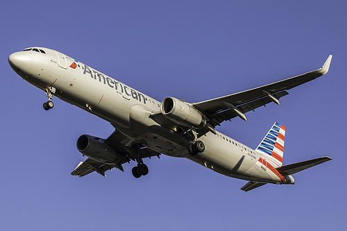 American Airlines Airbus A321-200 N135NN at Seattle Tacoma International Airport (KSEA/SEA) American Airlines Airbus A321-200 N135NN at Seattle Tacoma International Airport (KSEA/SEA)
