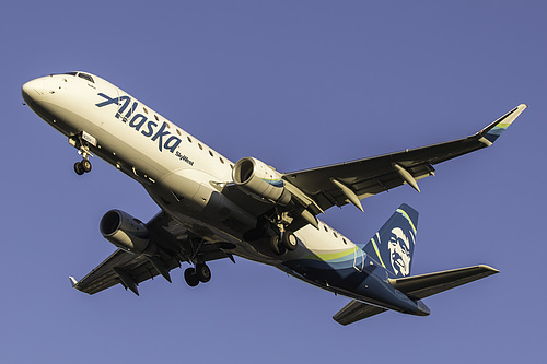 SkyWest Airlines Embraer ERJ-175 N182SY at Seattle Tacoma International Airport (KSEA/SEA)