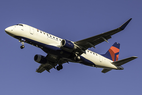 SkyWest Airlines Embraer ERJ-175 N244SY at Seattle Tacoma International Airport (KSEA/SEA)