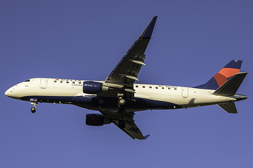 SkyWest Airlines Embraer ERJ-175 N255SY at Seattle Tacoma International Airport (KSEA/SEA) SkyWest Airlines Embraer ERJ-175 N255SY at Seattle Tacoma International Airport (KSEA/SEA)