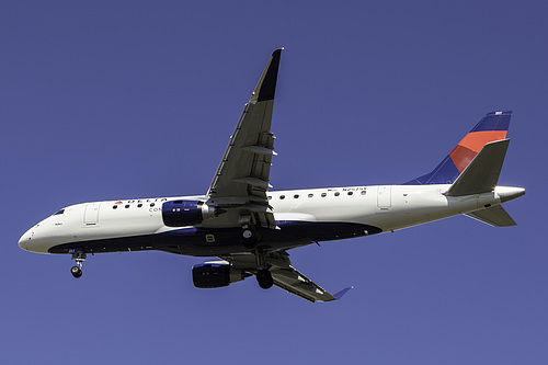 SkyWest Airlines Embraer ERJ-175 N257SY at Seattle Tacoma International Airport (KSEA/SEA)