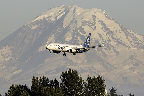 Alaska Airlines Boeing 737-900ER N272AK at Seattle Tacoma International Airport (KSEA/SEA) Alaska Airlines Boeing 737-900ER N272AK at Seattle Tacoma International Airport (KSEA/SEA)