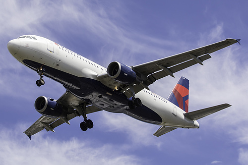 Delta Air Lines Airbus A320-200 N339NW at Seattle Tacoma International Airport (KSEA/SEA)