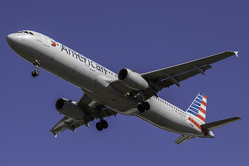 American Airlines Airbus A321-200 N557UW at Seattle Tacoma International Airport (KSEA/SEA) American Airlines Airbus A321-200 N557UW at Seattle Tacoma International Airport (KSEA/SEA)