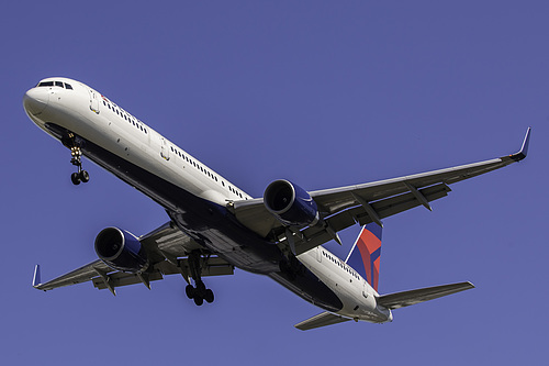 Delta Air Lines Boeing 757-300 N584NW at Seattle Tacoma International Airport (KSEA/SEA)