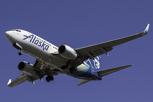 Alaska Airlines Boeing 737-700 N615AS at Seattle Tacoma International Airport (KSEA/SEA)