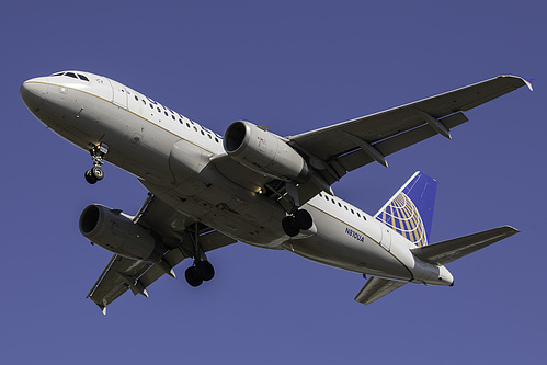 United Airlines Airbus A319-100 N810UA at Seattle Tacoma International Airport (KSEA/SEA)