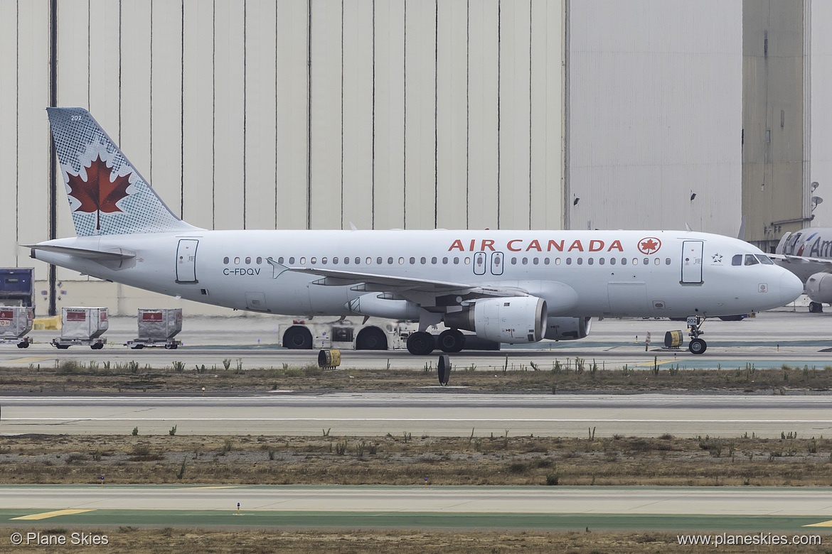 Air Canada Airbus A320-200 C-FDQV at Los Angeles International Airport (KLAX/LAX) Air Canada Airbus A320-200 C-FDQV at Los Angeles International Airport (KLAX/LAX)