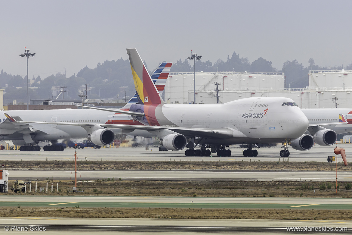 Asiana Airlines Boeing 747-400F HL7413 at Los Angeles International Airport (KLAX/LAX) Asiana Airlines Boeing 747-400F HL7413 at Los Angeles International Airport (KLAX/LAX)