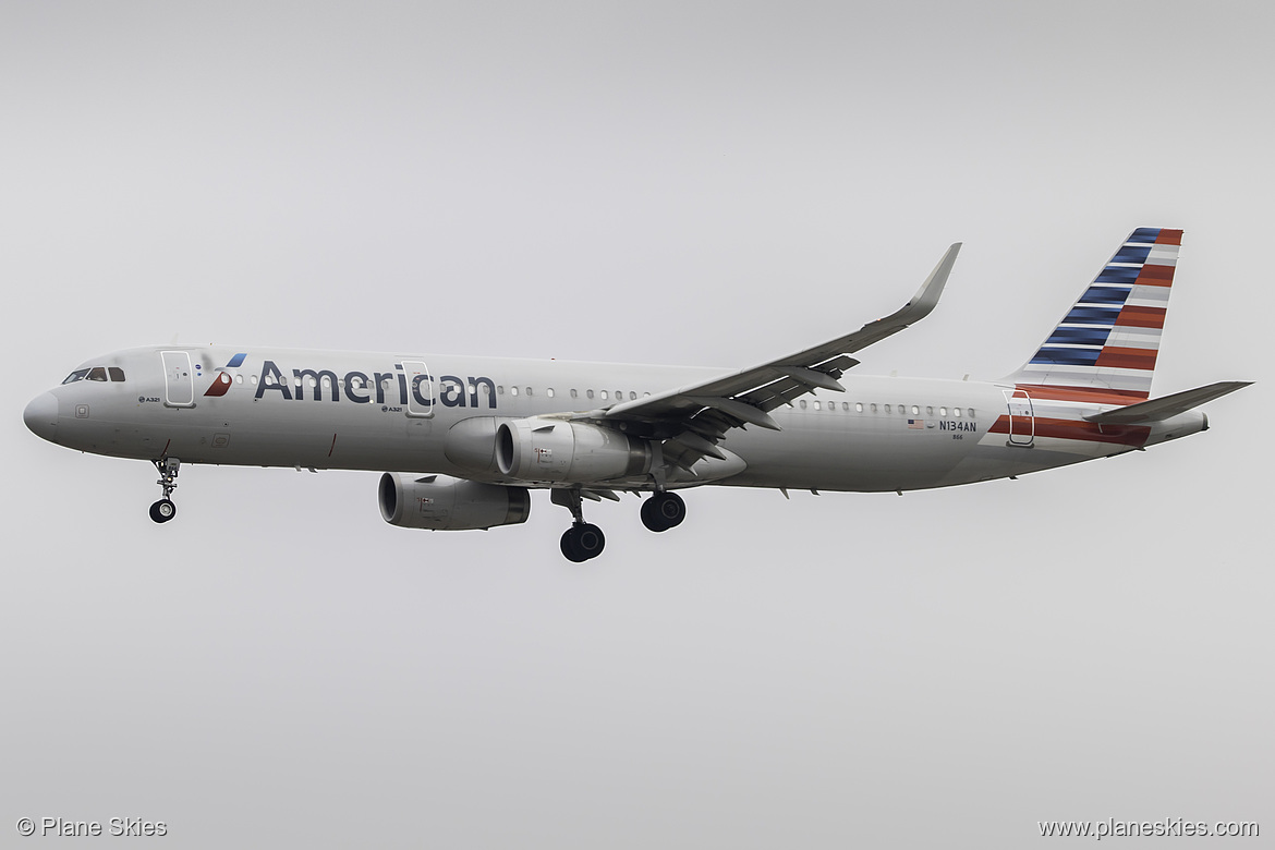 American Airlines Airbus A321-200 N134AN at Los Angeles International Airport (KLAX/LAX) American Airlines Airbus A321-200 N134AN at Los Angeles International Airport (KLAX/LAX)