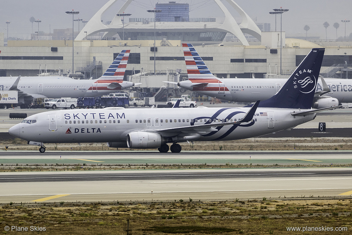 Delta Air Lines Boeing 737-800 N3761R at Los Angeles International Airport (KLAX/LAX)