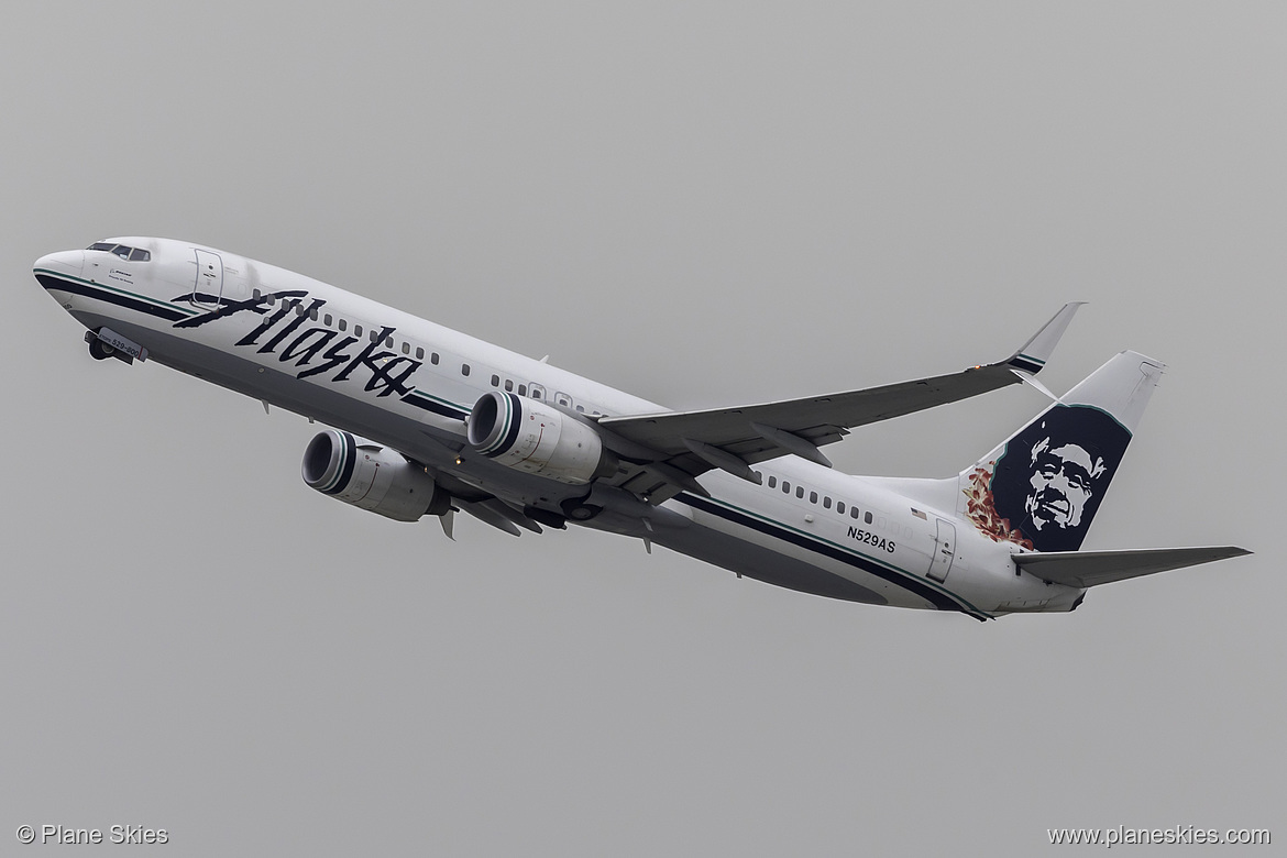 Alaska Airlines Boeing 737-800 N529AS at Los Angeles International Airport (KLAX/LAX)