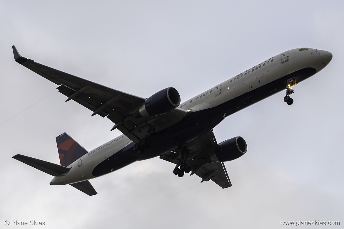 Delta Air Lines Boeing 757-200 N538US at Los Angeles International Airport (KLAX/LAX)