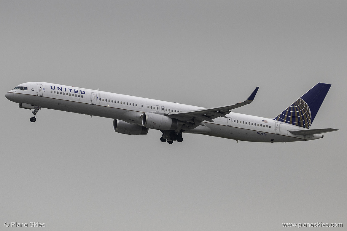 United Airlines Boeing 757-300 N57870 at Los Angeles International Airport (KLAX/LAX)