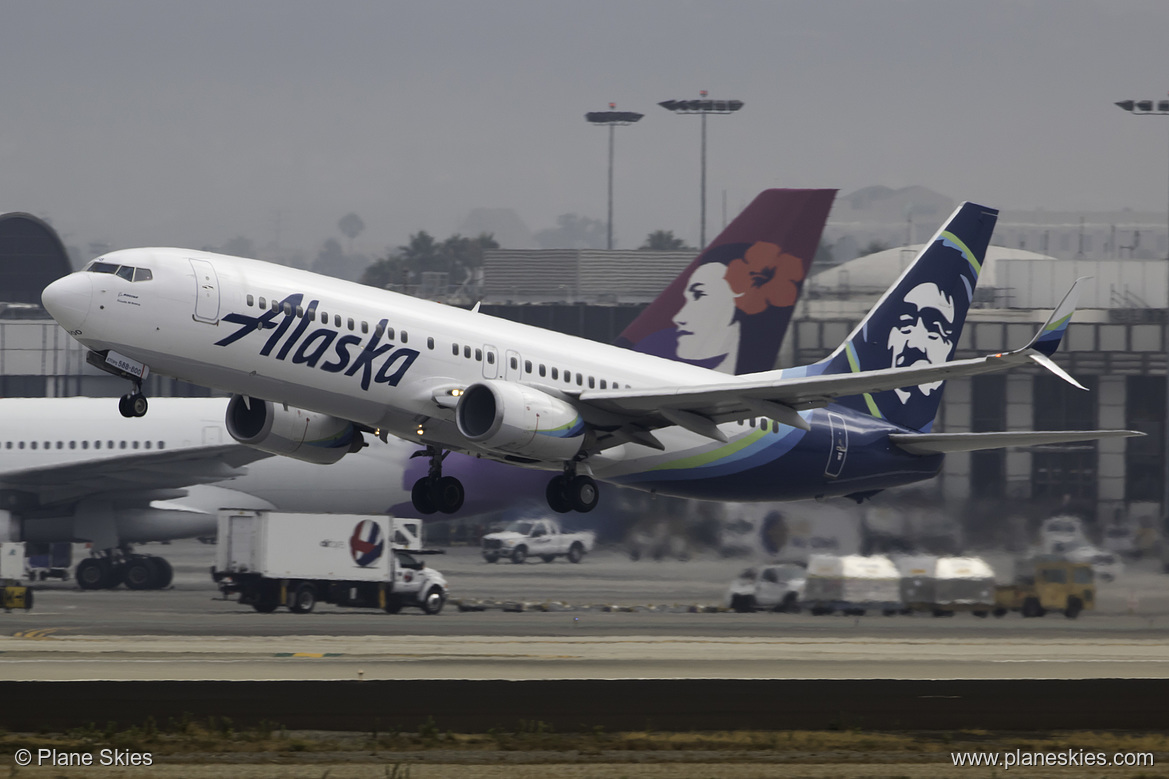 Alaska Airlines Boeing 737-800 N588AS at Los Angeles International Airport (KLAX/LAX) Alaska Airlines Boeing 737-800 N588AS at Los Angeles International Airport (KLAX/LAX)