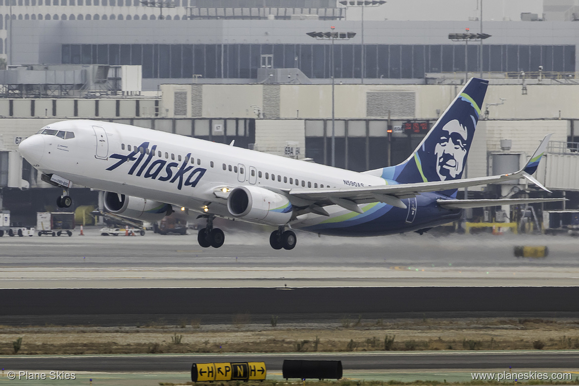 Alaska Airlines Boeing 737-800 N590AS at Los Angeles International Airport (KLAX/LAX) Alaska Airlines Boeing 737-800 N590AS at Los Angeles International Airport (KLAX/LAX)