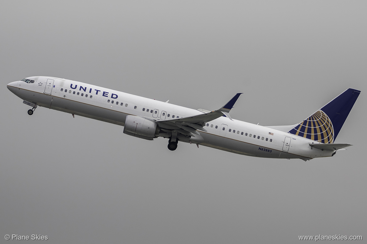 United Airlines Boeing 737-900ER N62883 at Los Angeles International Airport (KLAX/LAX) United Airlines Boeing 737-900ER N62883 at Los Angeles International Airport (KLAX/LAX)