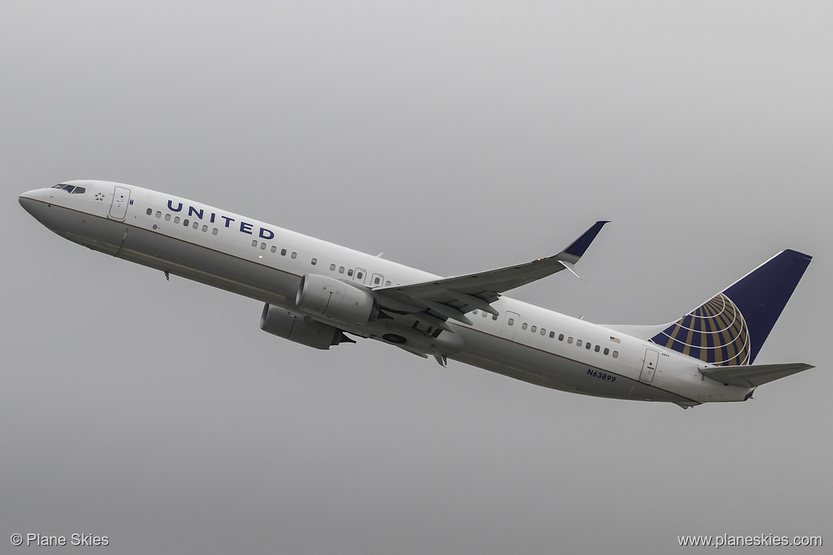 United Airlines Boeing 737-900ER N63899 at Los Angeles International Airport (KLAX/LAX) United Airlines Boeing 737-900ER N63899 at Los Angeles International Airport (KLAX/LAX)