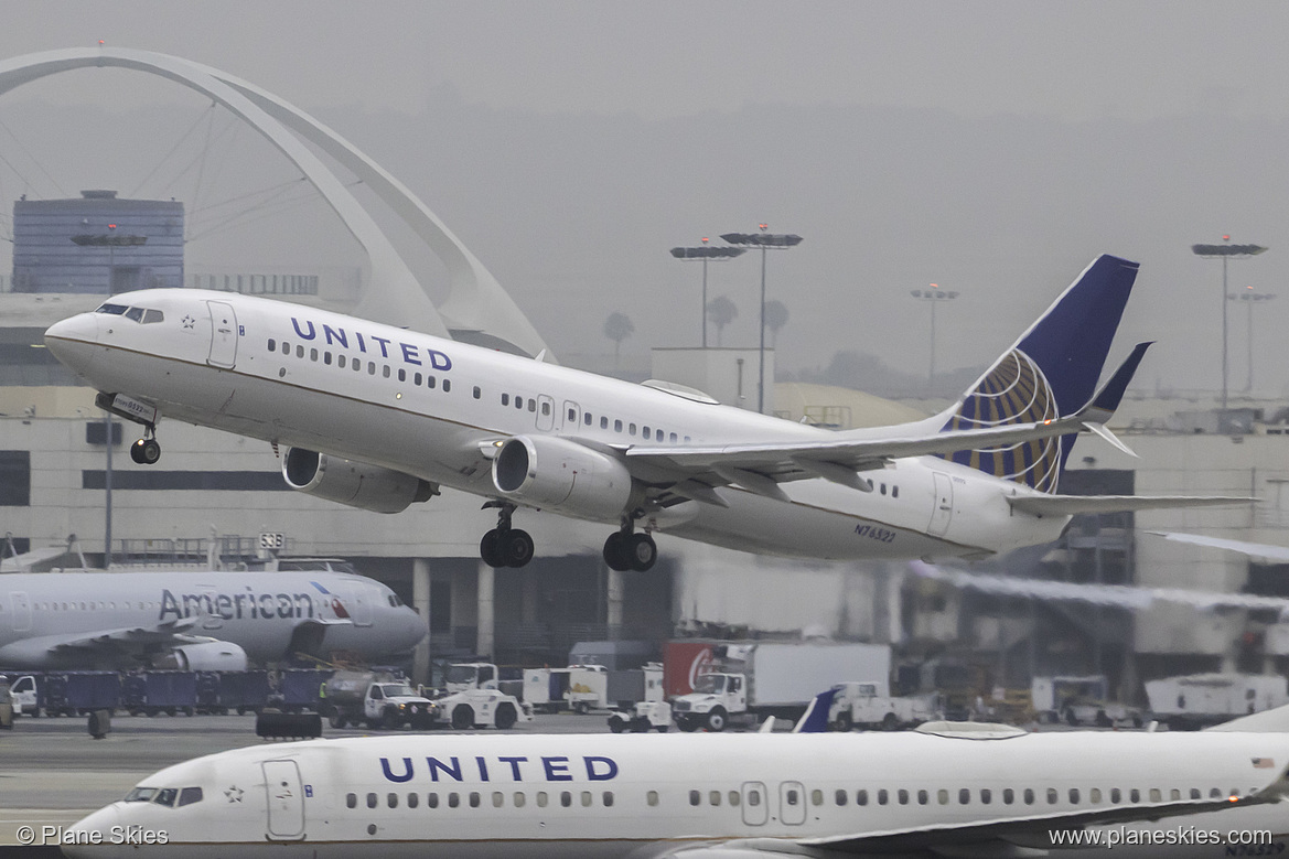 United Airlines Boeing 737-800 N76522 at Los Angeles International Airport (KLAX/LAX) United Airlines Boeing 737-800 N76522 at Los Angeles International Airport (KLAX/LAX)