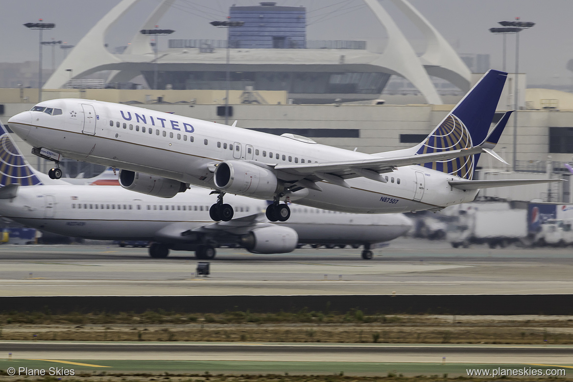 United Airlines Boeing 737-800 N87507 at Los Angeles International Airport (KLAX/LAX)