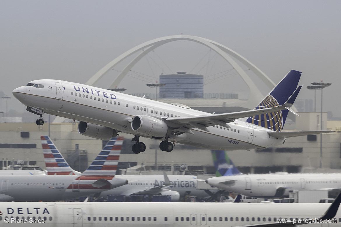 United Airlines Boeing 737-800 N87527 at Los Angeles International Airport (KLAX/LAX) United Airlines Boeing 737-800 N87527 at Los Angeles International Airport (KLAX/LAX)