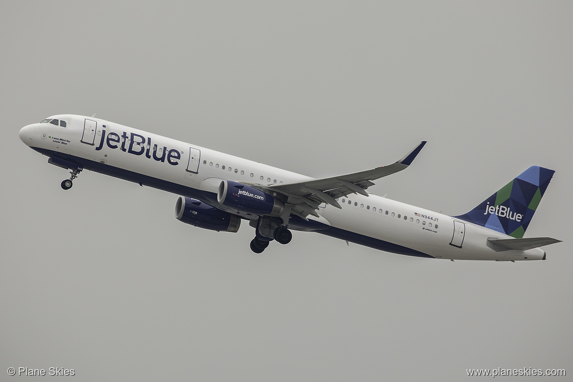 JetBlue Airways Airbus A321-200 N944JT at Los Angeles International Airport (KLAX/LAX) JetBlue Airways Airbus A321-200 N944JT at Los Angeles International Airport (KLAX/LAX)
